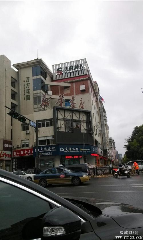 盐城大型广告牌“名存实亡”现象调查 数量与出路